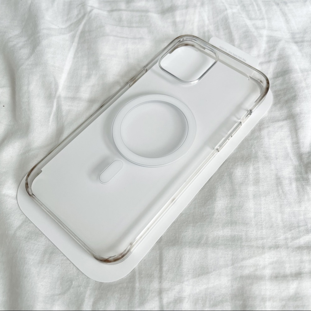 Apple iPhone 12 Pro Max clear case